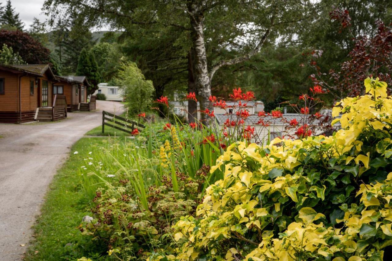 Linnhe Lochside Holidays Corpach Exterior photo
