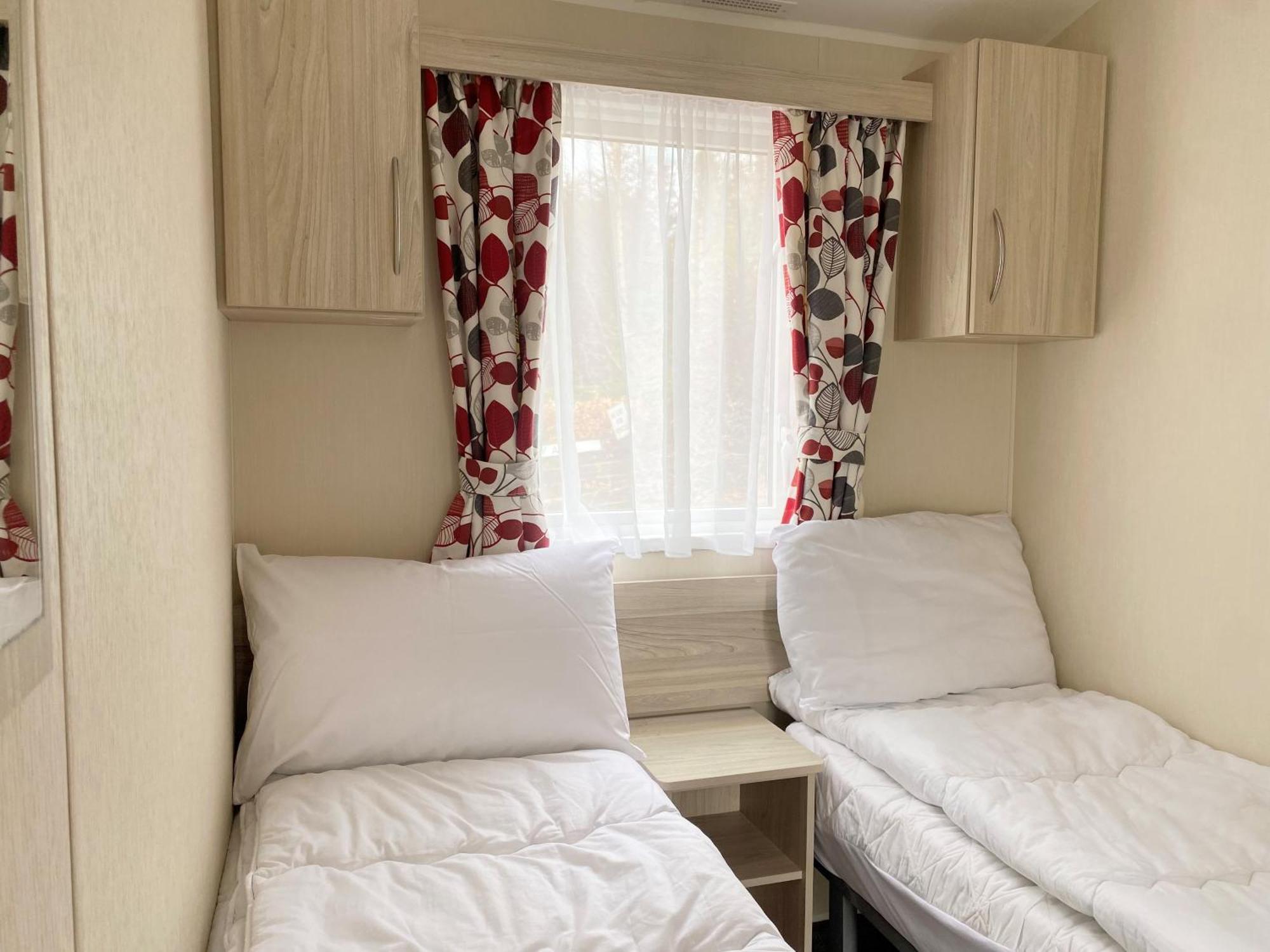 Linnhe Lochside Holidays Corpach Room photo