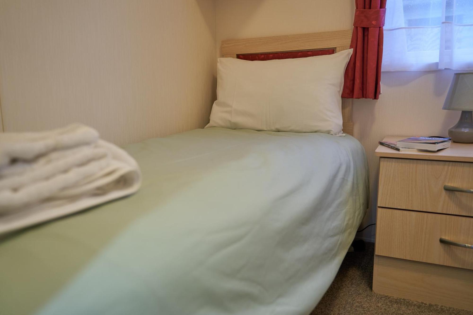 Linnhe Lochside Holidays Corpach Room photo