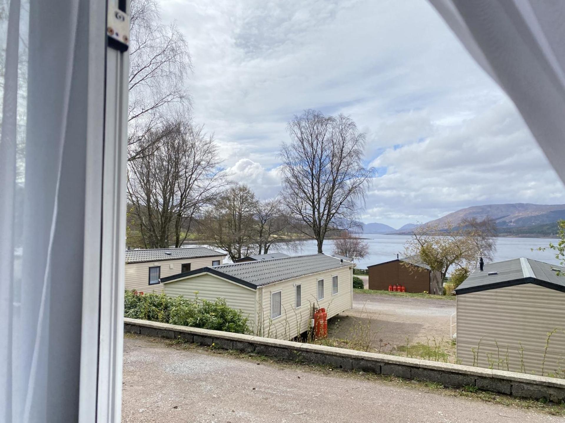 Linnhe Lochside Holidays Corpach Exterior photo