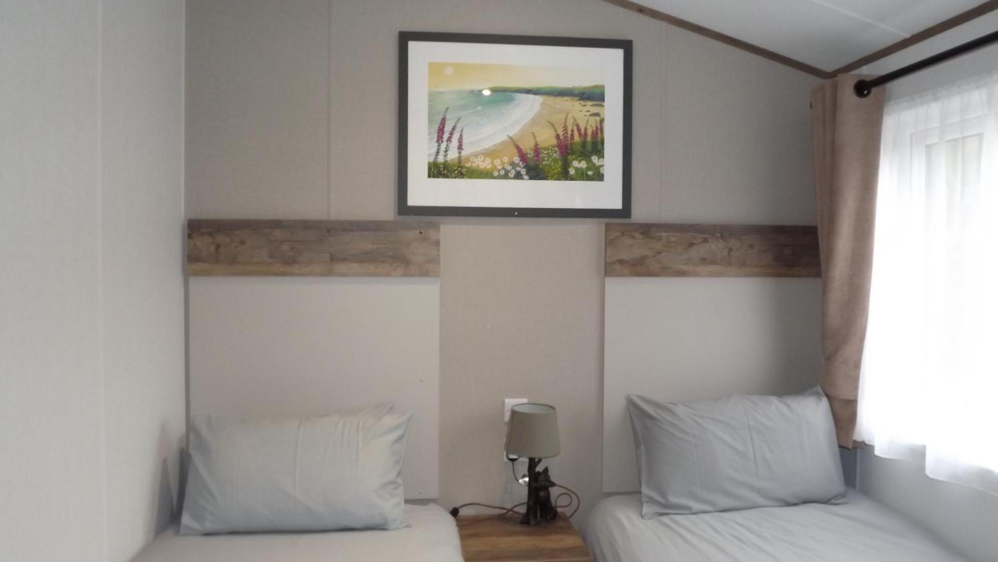 Linnhe Lochside Holidays Corpach Room photo