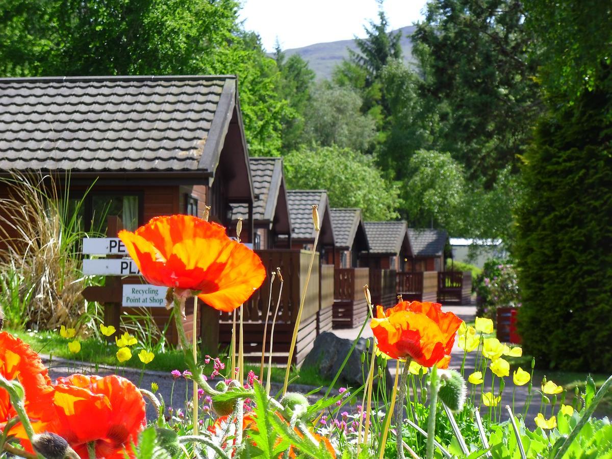Linnhe Lochside Holidays Corpach Exterior photo